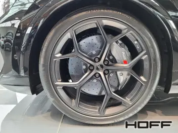 AUDI RSQ8 performance