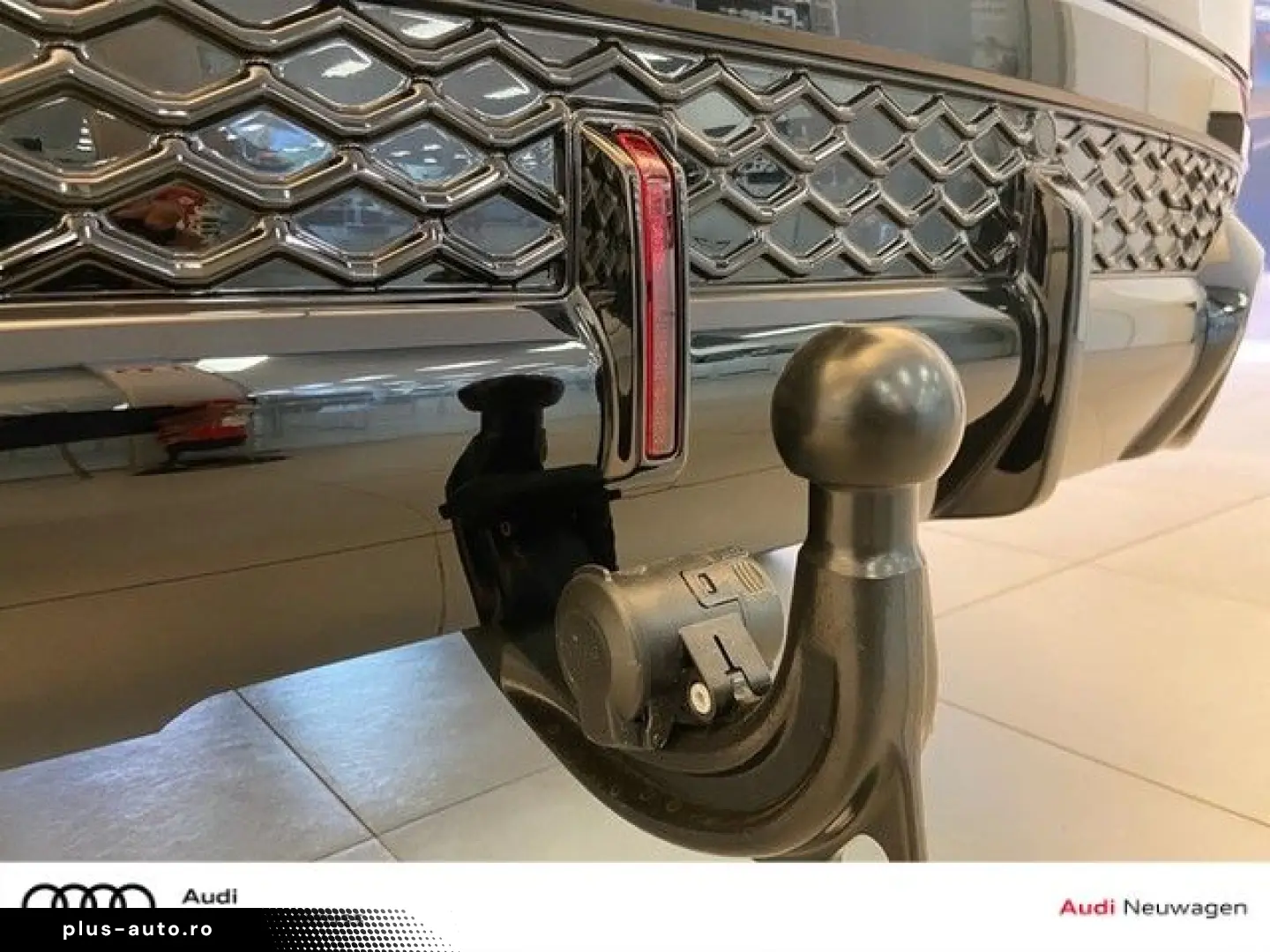 AUDI RSQ8 SUV performance quattro tiptronic LACKSCHUT