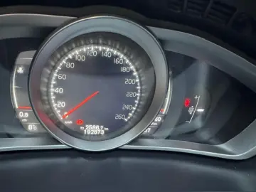 Volvo V40 Diesel 2.0 2017 Manuala