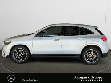 MERCEDES-BENZ GLA 220 4MATIC AMG Line Distronic NightP. Pano