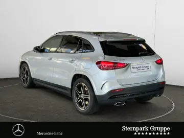 MERCEDES-BENZ GLA 220 4MATIC AMG Line Distronic NightP. Pano
