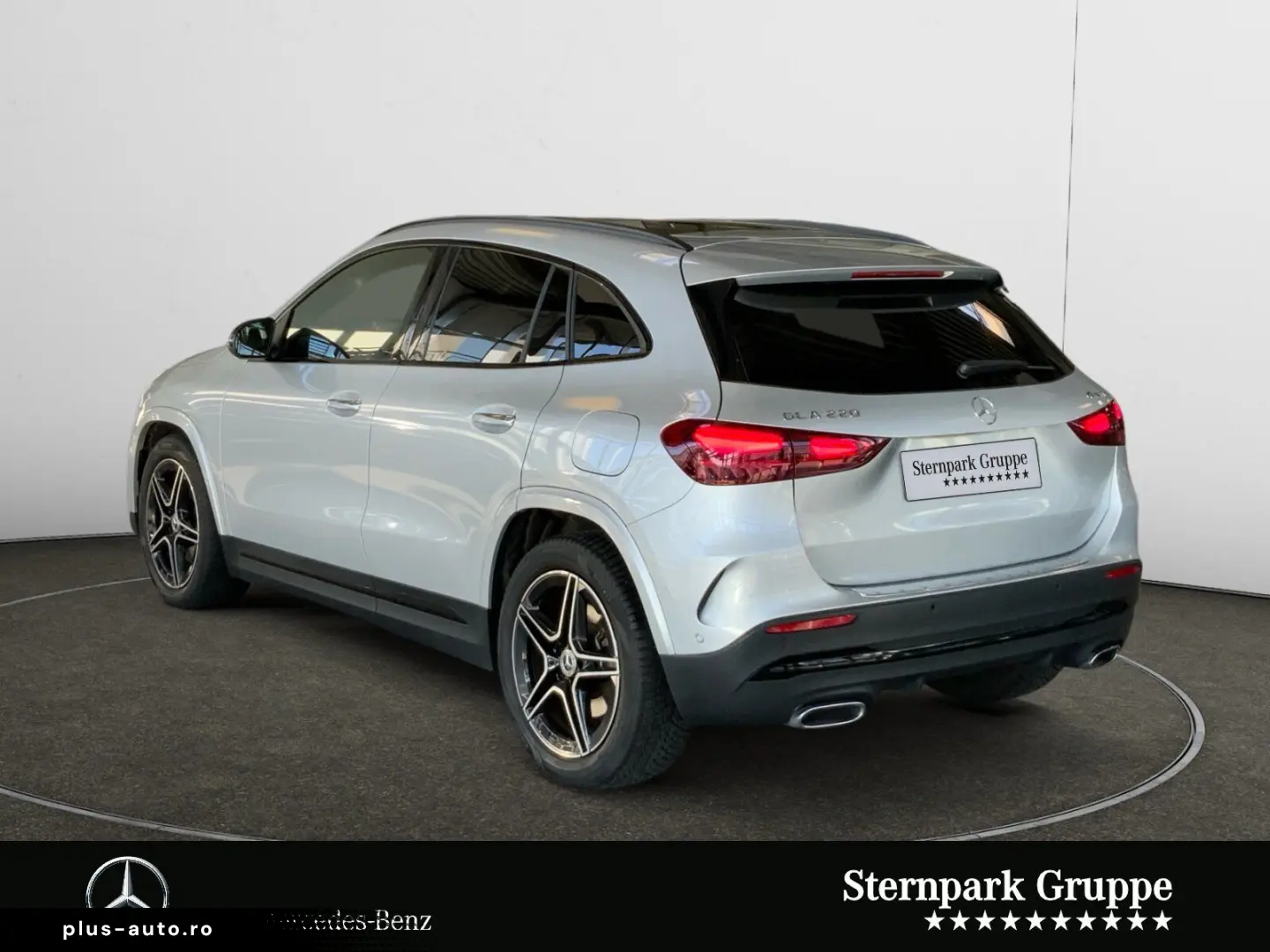 MERCEDES-BENZ GLA 220 4MATIC AMG Line Distronic NightP. Pano