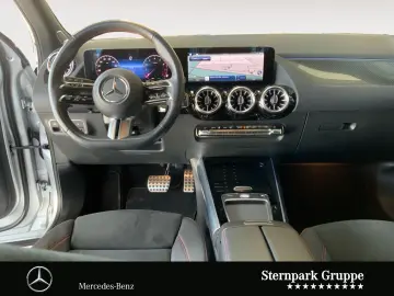 MERCEDES-BENZ GLA 220 4MATIC AMG Line Distronic NightP. Pano