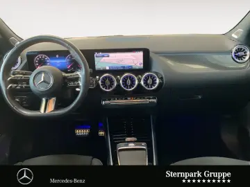 MERCEDES-BENZ GLA 220 4MATIC AMG Line Distronic NightP. Pano