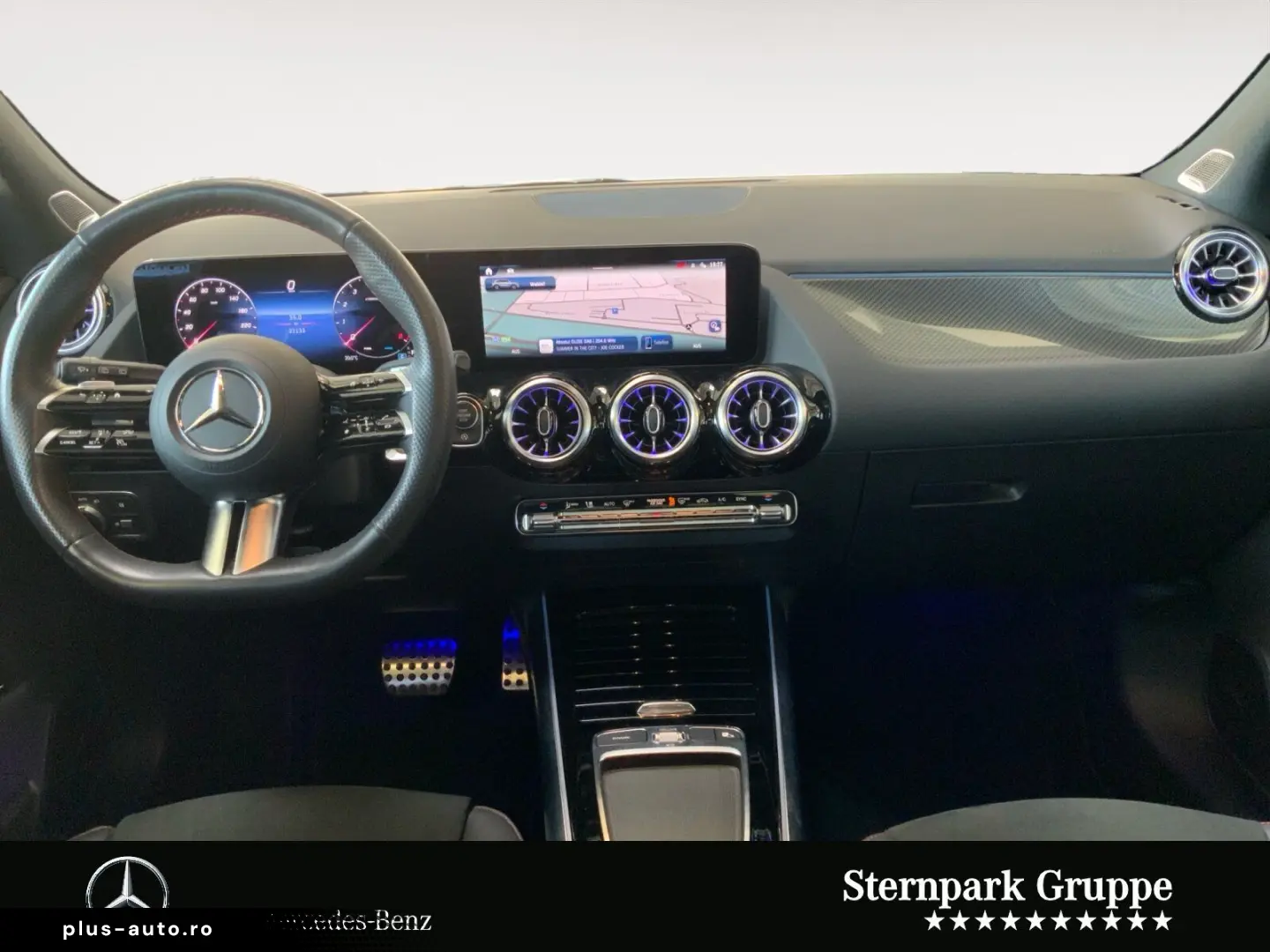 MERCEDES-BENZ GLA 220 4MATIC AMG Line Distronic NightP. Pano