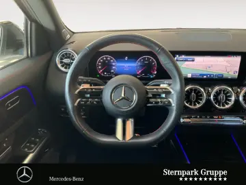 MERCEDES-BENZ GLA 220 4MATIC AMG Line Distronic NightP. Pano