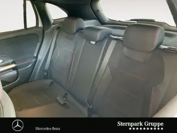 MERCEDES-BENZ GLA 220 4MATIC AMG Line Distronic NightP. Pano