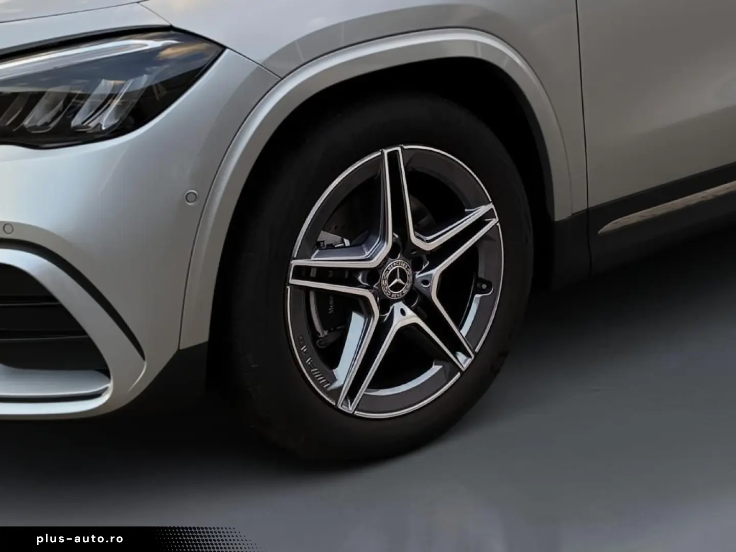 MERCEDES-BENZ GLA 220 4MATIC AMG LED DISTRONIC