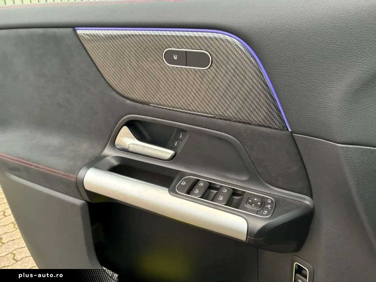 MERCEDES-BENZ GLA 220 4MATIC AMG LED DISTRONIC