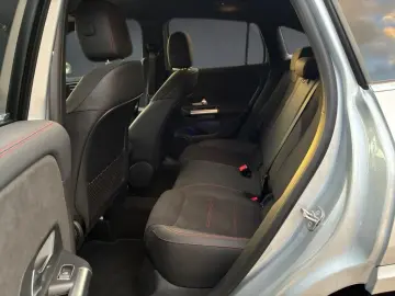 MERCEDES-BENZ GLA 220 4MATIC AMG LED DISTRONIC