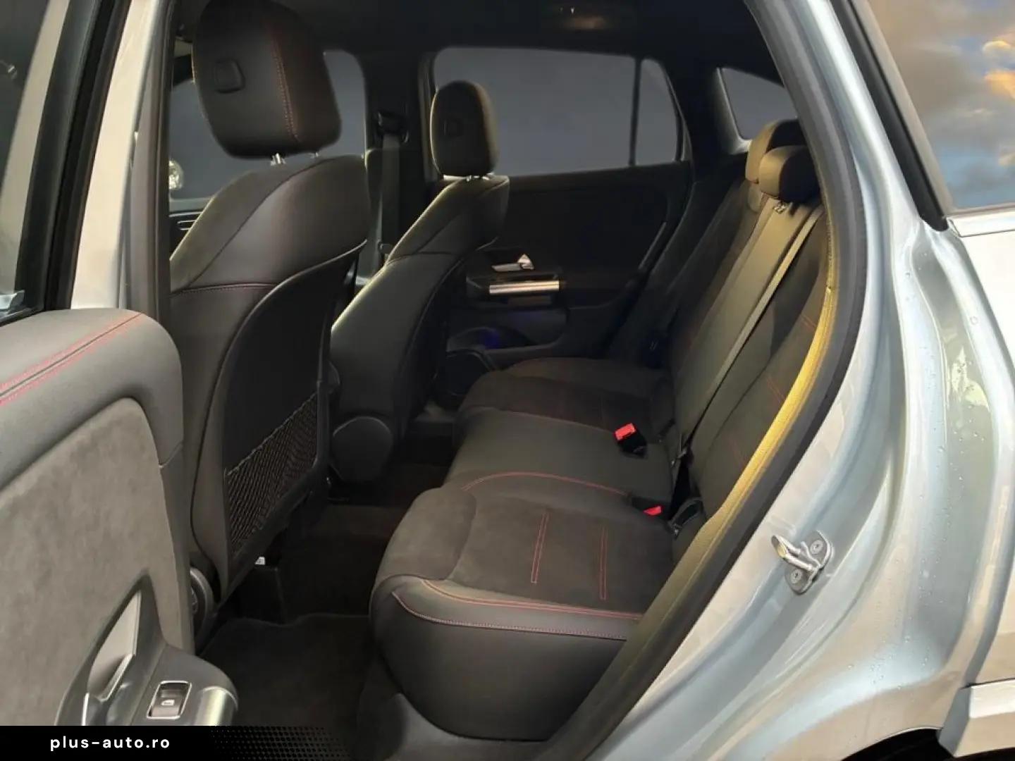 MERCEDES-BENZ GLA 220 4MATIC AMG LED DISTRONIC