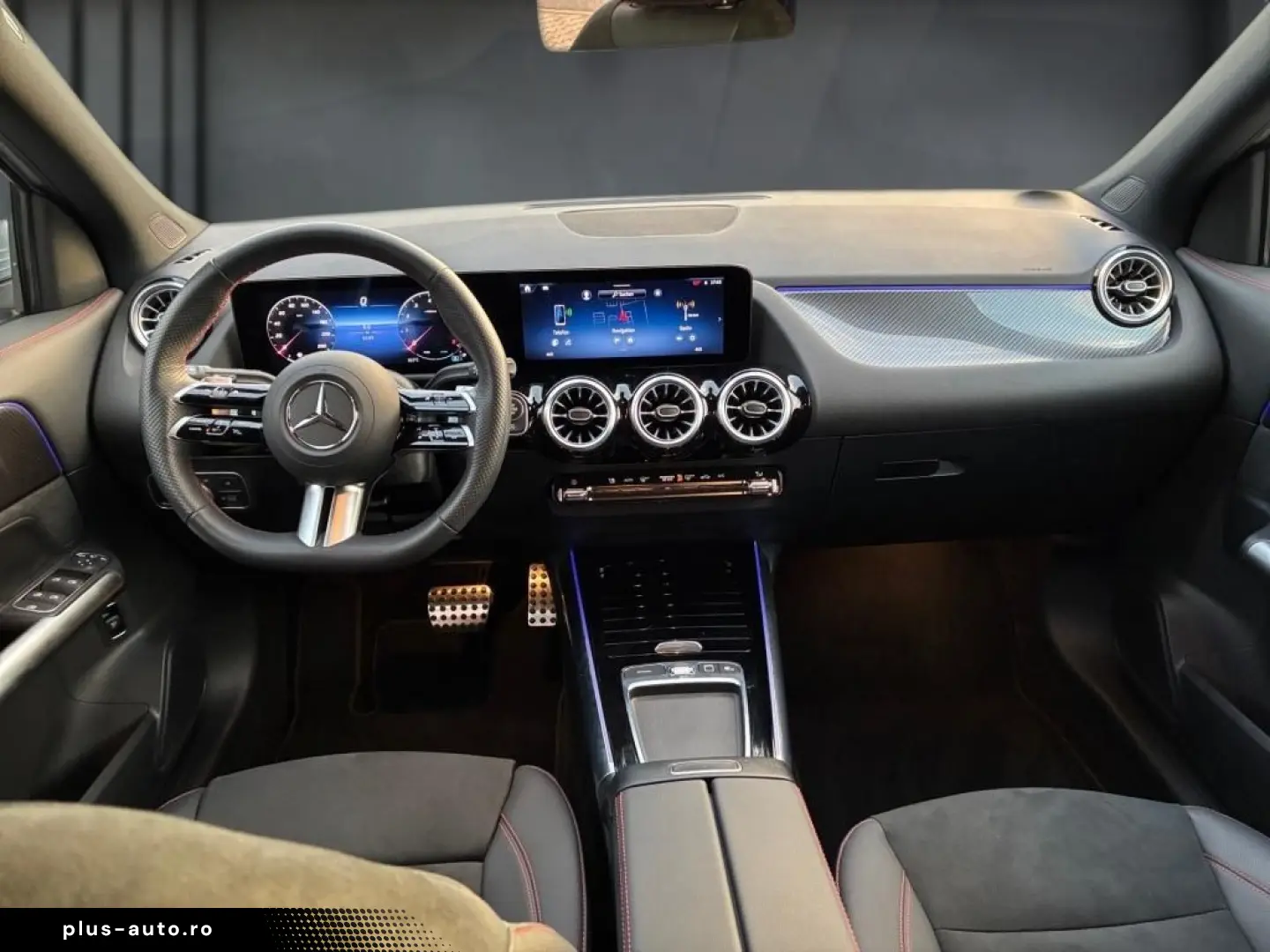 MERCEDES-BENZ GLA 220 4MATIC AMG LED DISTRONIC