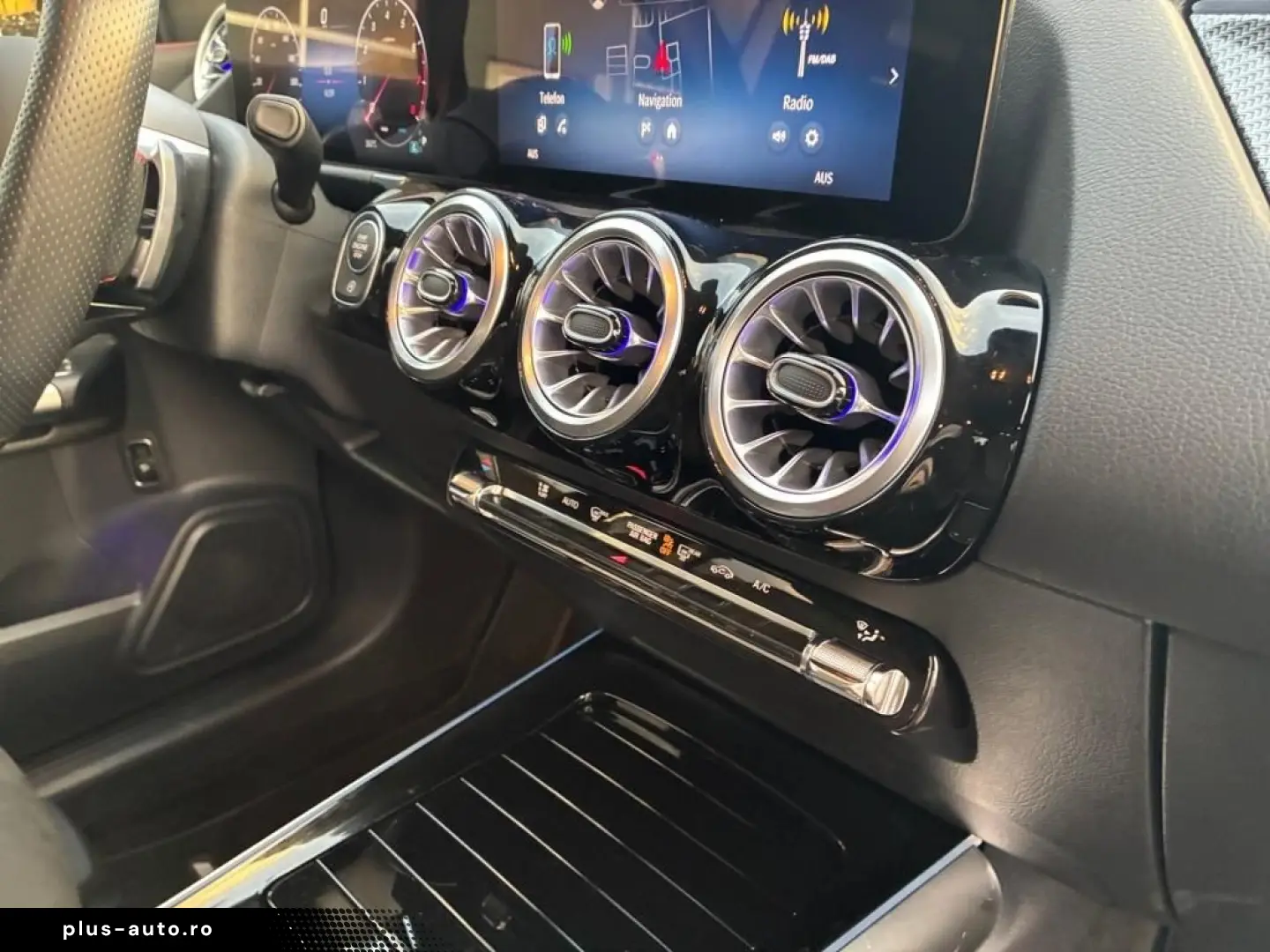 MERCEDES-BENZ GLA 220 4MATIC AMG LED DISTRONIC