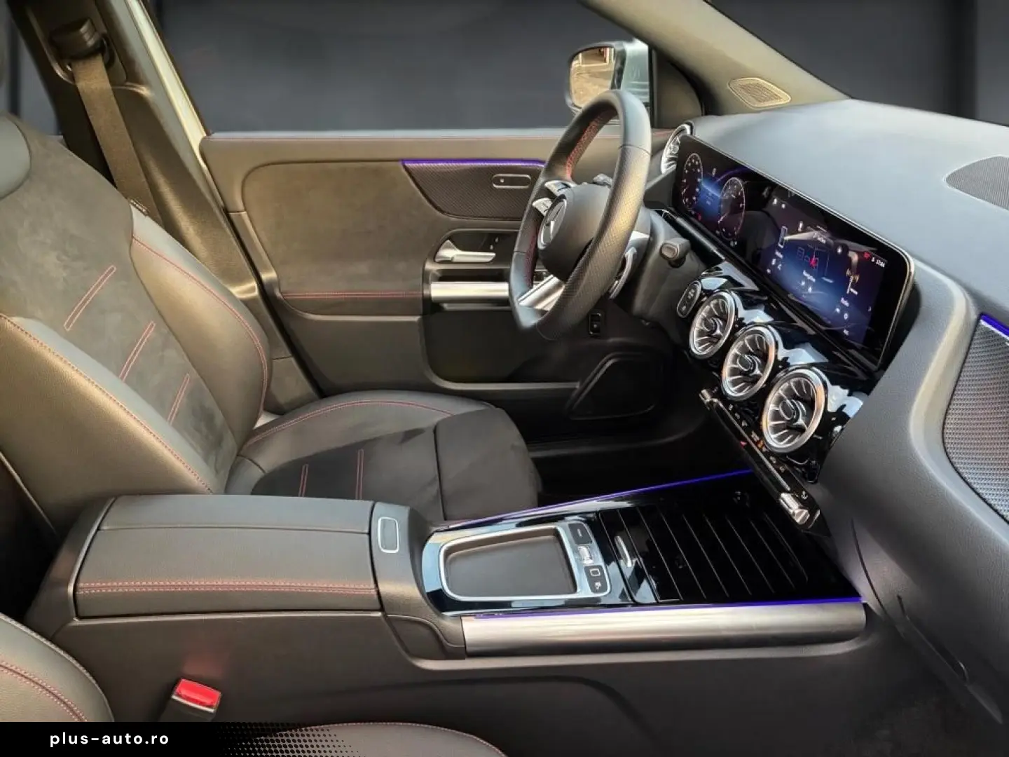 MERCEDES-BENZ GLA 220 4MATIC AMG LED DISTRONIC