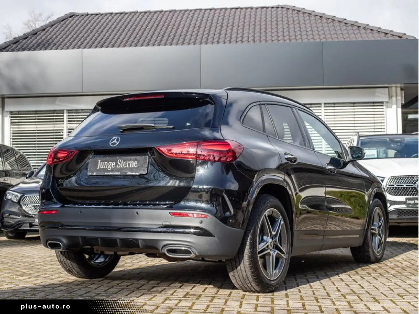 MERCEDES-BENZ GLA 220 4M AMG-Sport LED Cam Pano Night