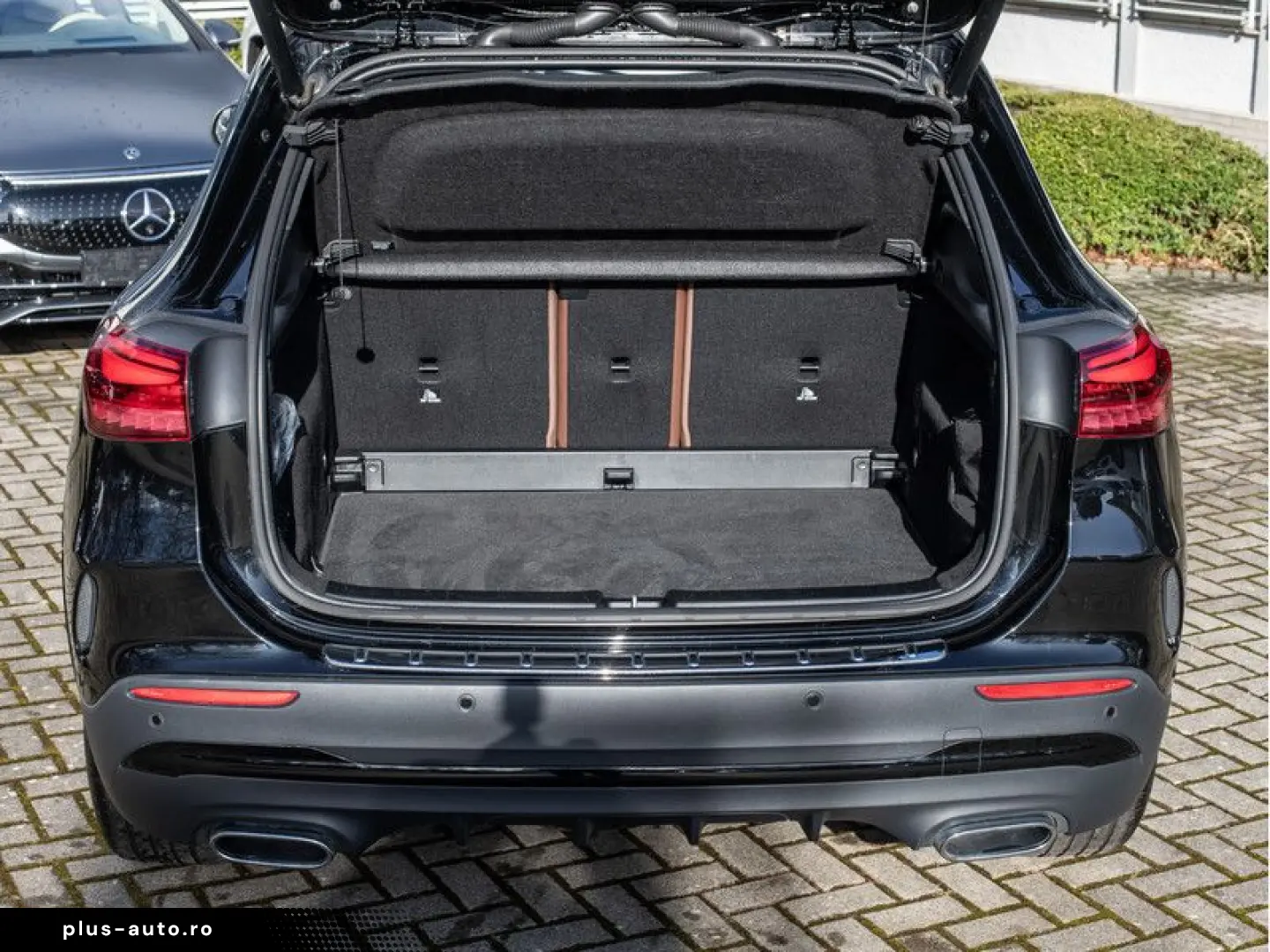 MERCEDES-BENZ GLA 220 4M AMG-Sport LED Cam Pano Night