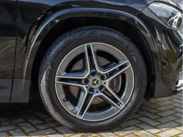 MERCEDES-BENZ GLA 220 4M AMG-Sport LED Cam Pano Night