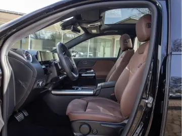 MERCEDES-BENZ GLA 220 4M AMG-Sport LED Cam Pano Night