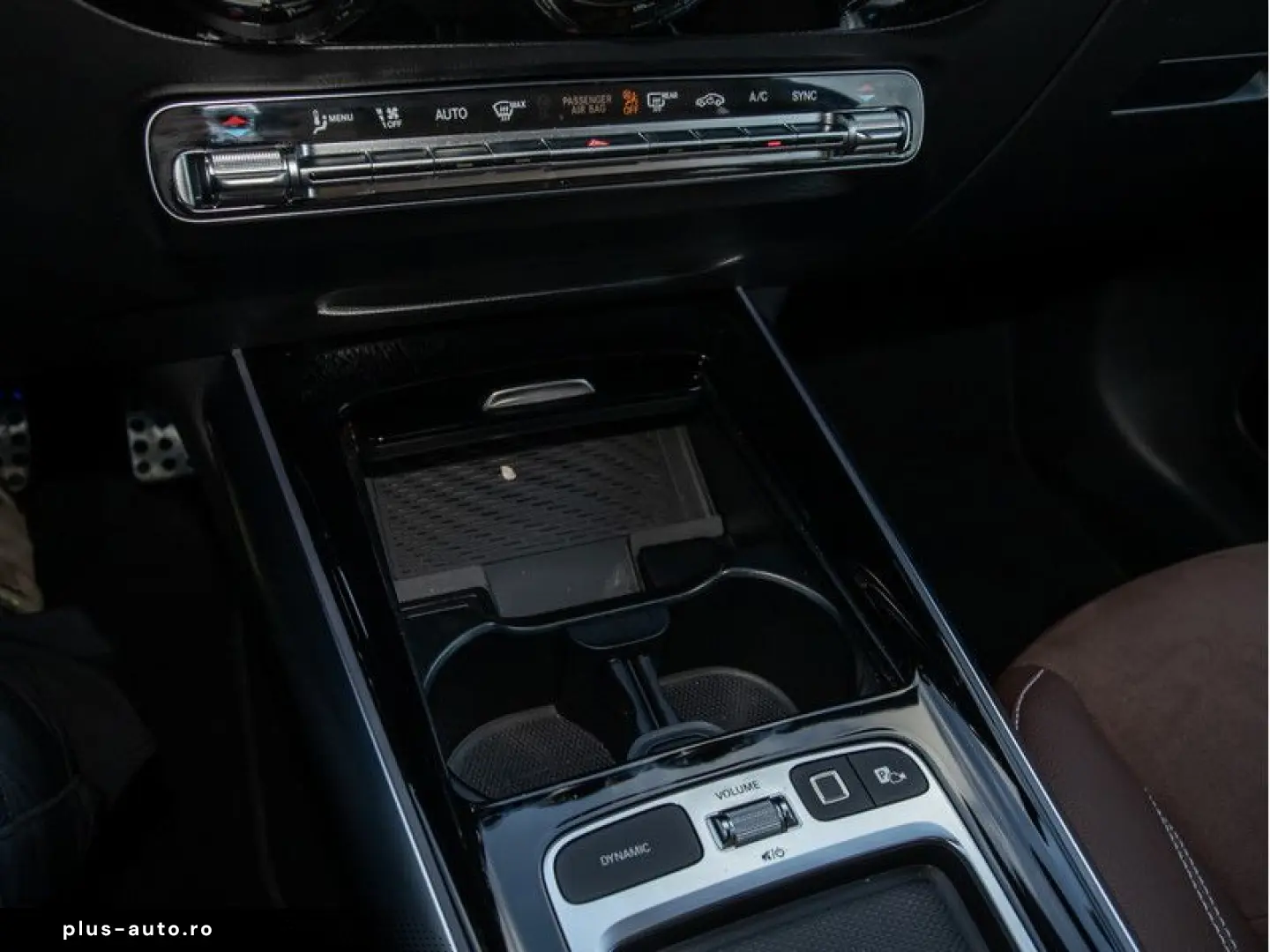 MERCEDES-BENZ GLA 220 4M AMG-Sport LED Cam Pano Night