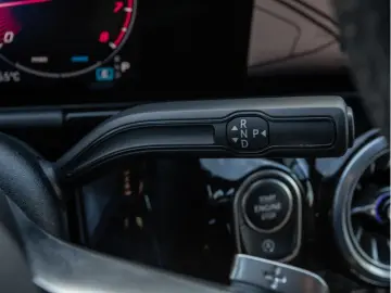 MERCEDES-BENZ GLA 220 4M AMG-Sport LED Cam Pano Night