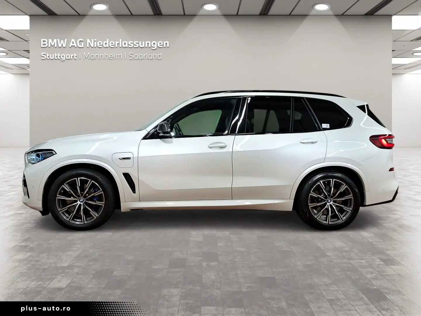 BMW X5 xDrive45e M Sport Night Vision Massage AHK