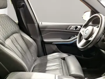 BMW X5 xDrive45e M Sport Night Vision Massage AHK