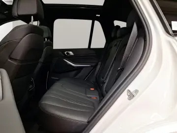 BMW X5 xDrive45e M Sport Night Vision Massage AHK