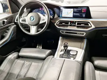 BMW X5 xDrive45e M Sport Night Vision Massage AHK
