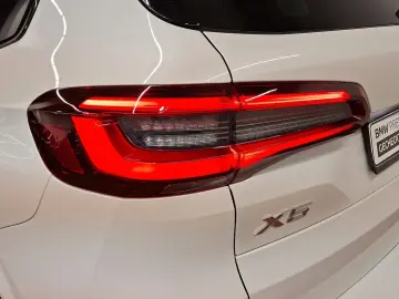 BMW X5 xDrive45e M Sport Night Vision Massage AHK