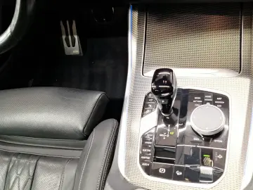 BMW X5 xDrive45e M Sport Night Vision Massage AHK