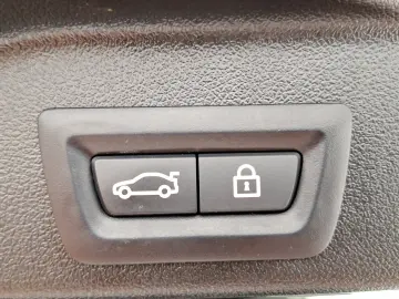 BMW X5 xDrive45e M Sport Night Vision Massage AHK