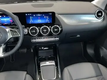 MERCEDES-BENZ GLA 220 4M PROGRESSIVE PANORAMA SPURASSIST PDC