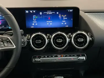 MERCEDES-BENZ GLA 220 4M PROGRESSIVE PANORAMA SPURASSIST PDC