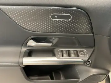 MERCEDES-BENZ GLA 220 4M PROGRESSIVE PANORAMA SPURASSIST PDC