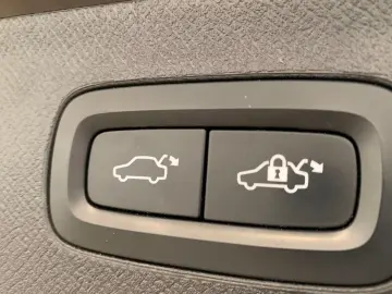 VOLVO XC90 D5 AWD VOLL-LEDER ACC   KAMERA   STANDHZ