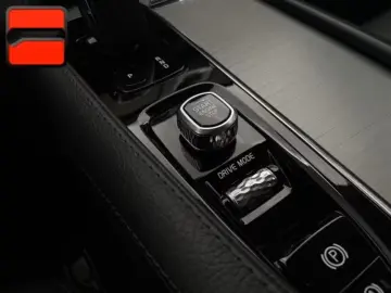 VOLVO XC90 B5 D AWD VOLL-LED AHK 360 INTELLI-SAFE DAB