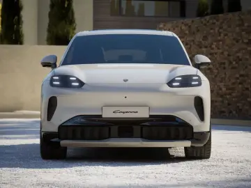 Porsche Cayenne Electric   Drive-Assist  AHK  BOSE