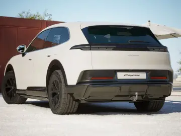 Porsche Cayenne Electric   Beifahrerdisplay   el. AHK