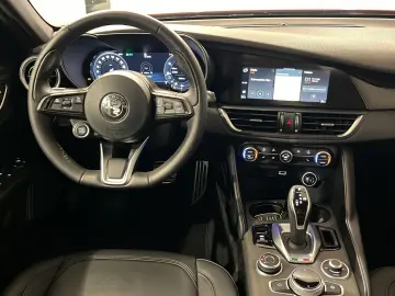 ALFA ROMEO Giulia 2.0 Ti Q4   MATRIX   18    LEDER