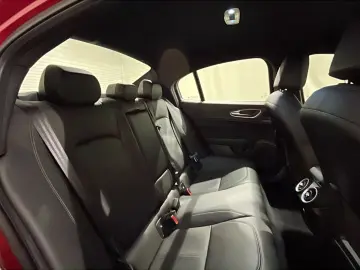 ALFA ROMEO Giulia 2.0 Ti Q4   MATRIX   18    LEDER