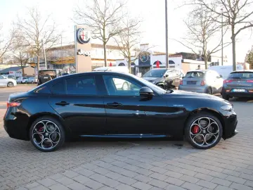 ALFA ROMEO Giulia Veloce MY23  Assistenz Premium  NP 66.390