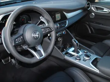 ALFA ROMEO Giulia Veloce MY23  Assistenz Premium  NP 66.390