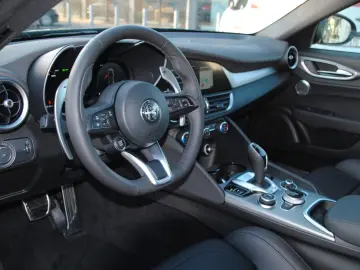 ALFA ROMEO Giulia Veloce MY23  Assistenz Premium  NP 66.390