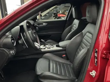 ALFA ROMEO Giulia 2.0 Competizione Q4 Turbo Panoramadach