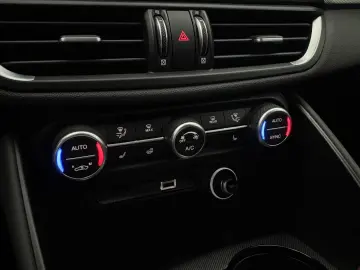 ALFA ROMEO Giulia 2.0 Competizione Q4 Turbo Panoramadach