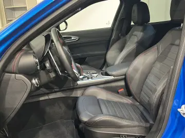 ALFA ROMEO Giulia 2.0 Competizione Q4   MATRIX   19  LM