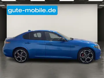 ALFA ROMEO Giulia 2.0 Competizione Q4   MATRIX   19  LM