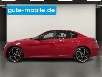 ALFA ROMEO Giulia 2.0 Competizione Q4   MATRIX   19  LM