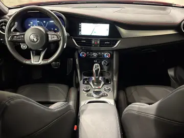 ALFA ROMEO Giulia 2.0 Competizione Q4   MATRIX   19  LM