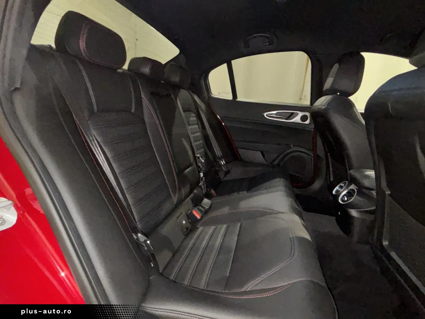 ALFA ROMEO Giulia 2.0 Competizione Q4   MATRIX   19  LM